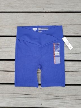 Weekend Academy Blue Seamless Criss-cross Ribbed Shorts Size Medium 8